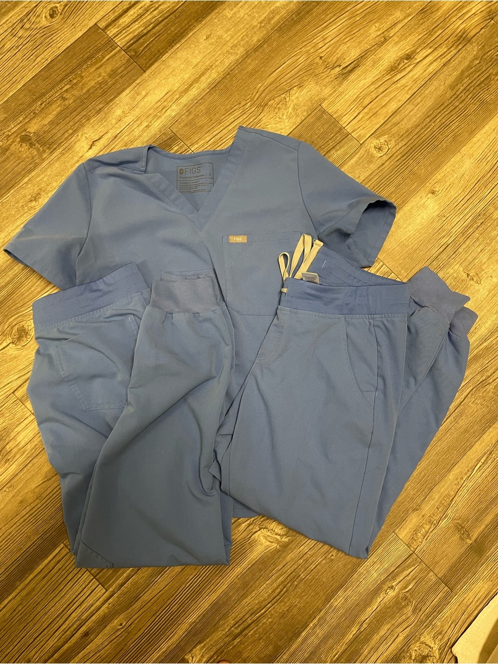 Figs Cecil blue Jogger-Style Scrub Pants & Top Set
